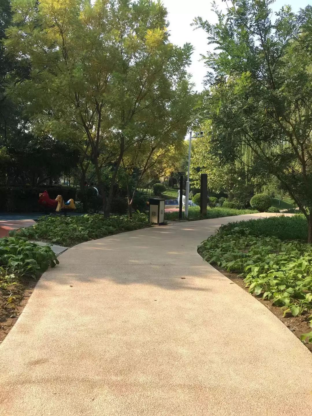 收房纪二：别墅产品、农村配套，燕西华府十年仍缺“烟火气”