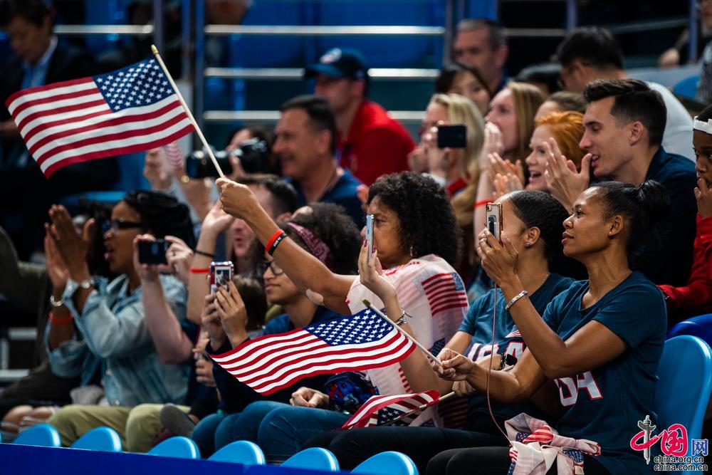 军运会赛场因你们更精彩观众热情助力运动健儿创佳绩