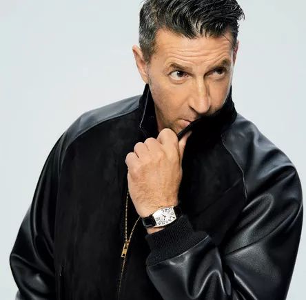 风流倜傥帅气迷人,风流倜傥西装革履