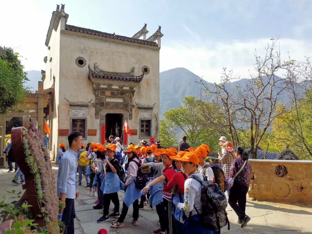 婺源篁岭晒秋什么最好看,婺源秋色正浓石城枫叶渐显红