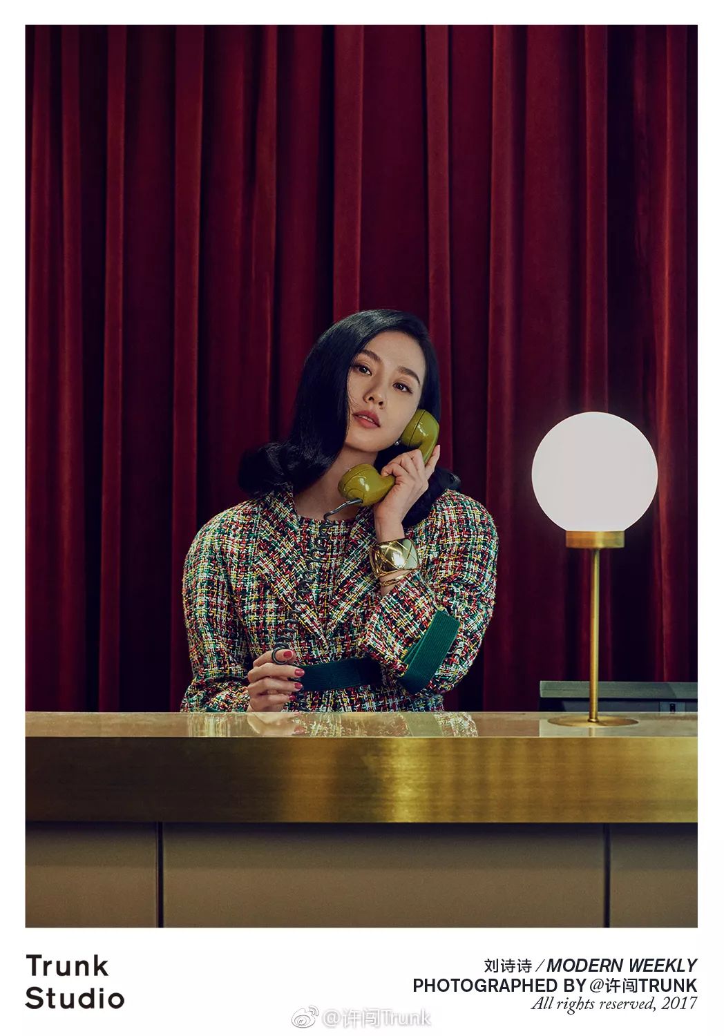 小香风如何穿更时髦,中长款黑色小香风怎么穿好看