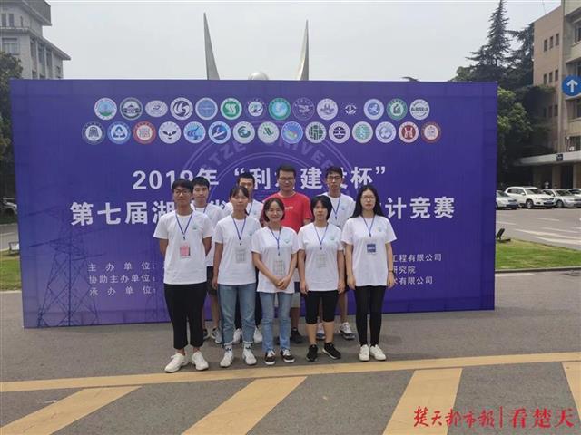 “自身硬”不怕就业难，大四学子同获两家企业高薪入职邀请