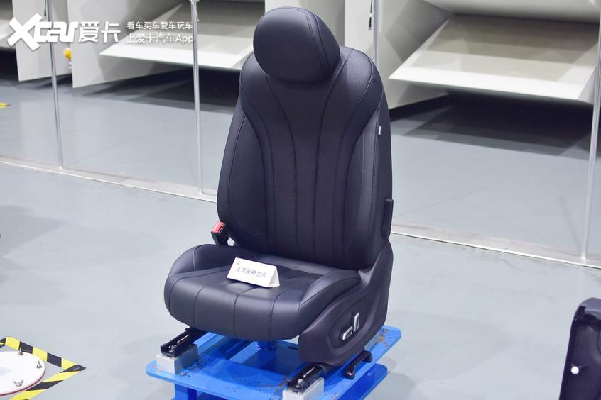 荣威rx5max女生,荣威rx5plus与荣威rx5max的区别