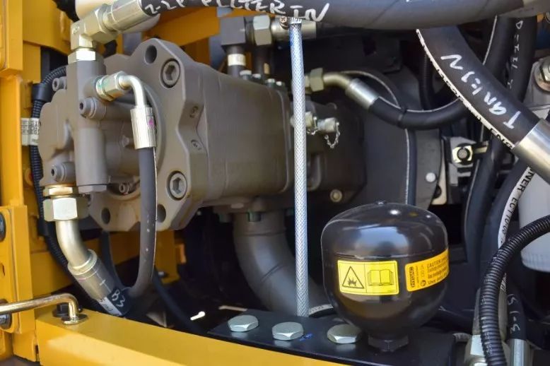 「寻龙记8」临工E6135F挖掘机评测：精雕细琢匠人本色