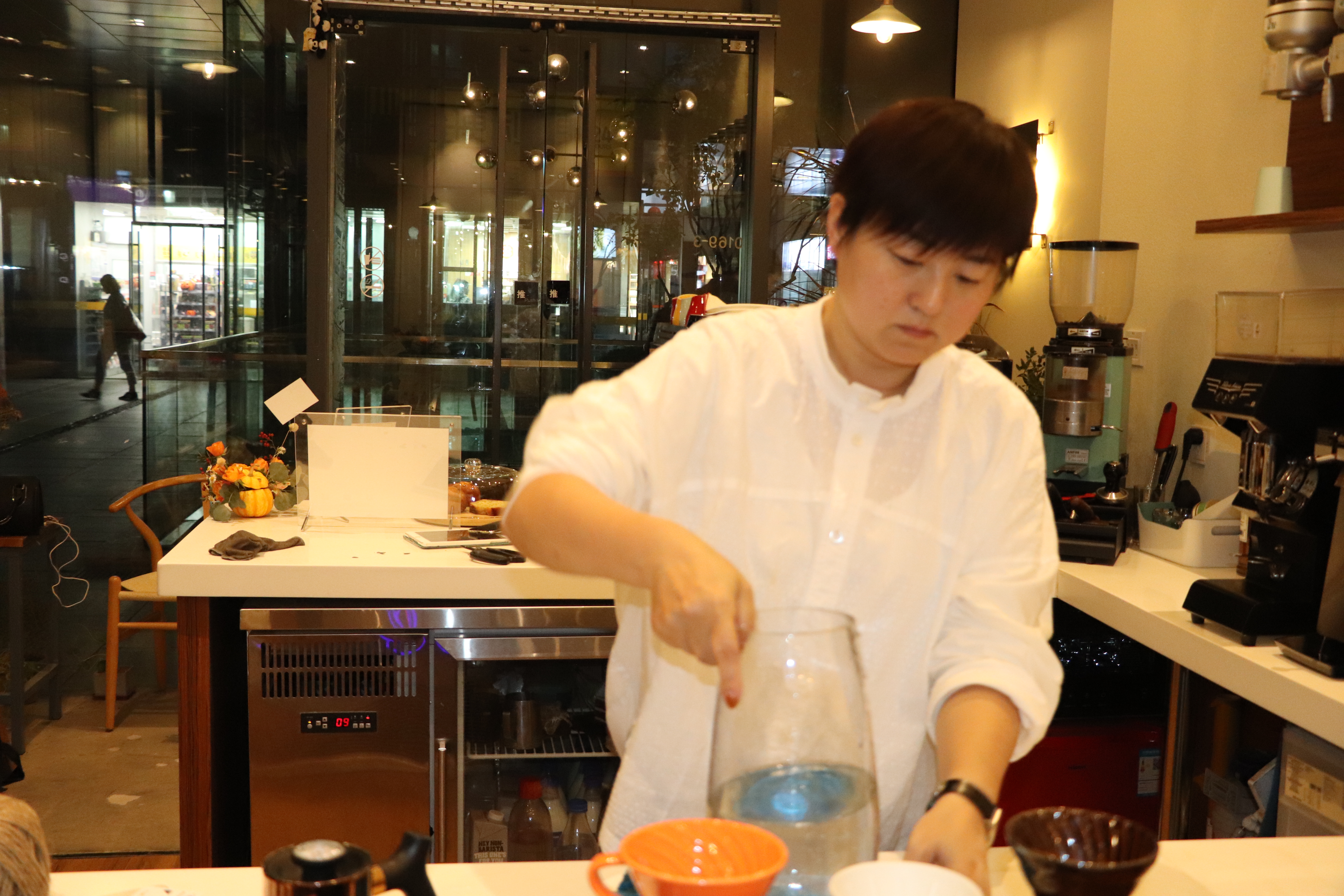 芳野cafe主理人,芳野咖啡店