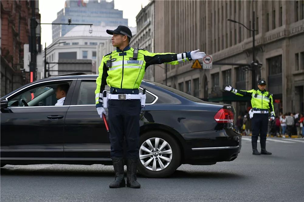 【身边的马天民】“外滩指路人”黄俊带你观赏进博会别样的“警”色