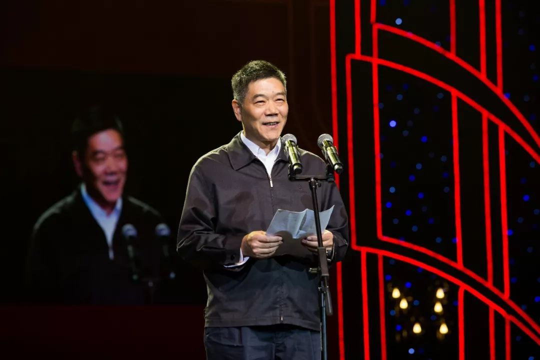 今天，这所学校的生日会惊艳全场