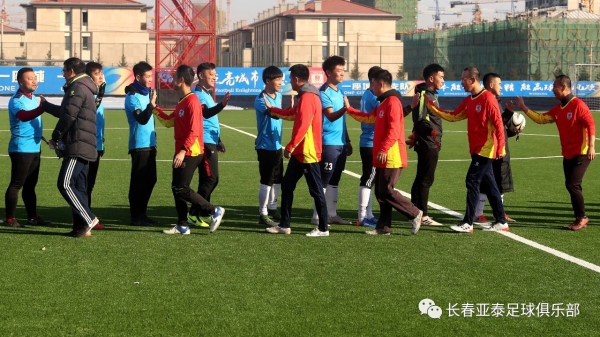 庆祝记者节足球友谊赛,媒体人欢聚一堂庆祝记者节