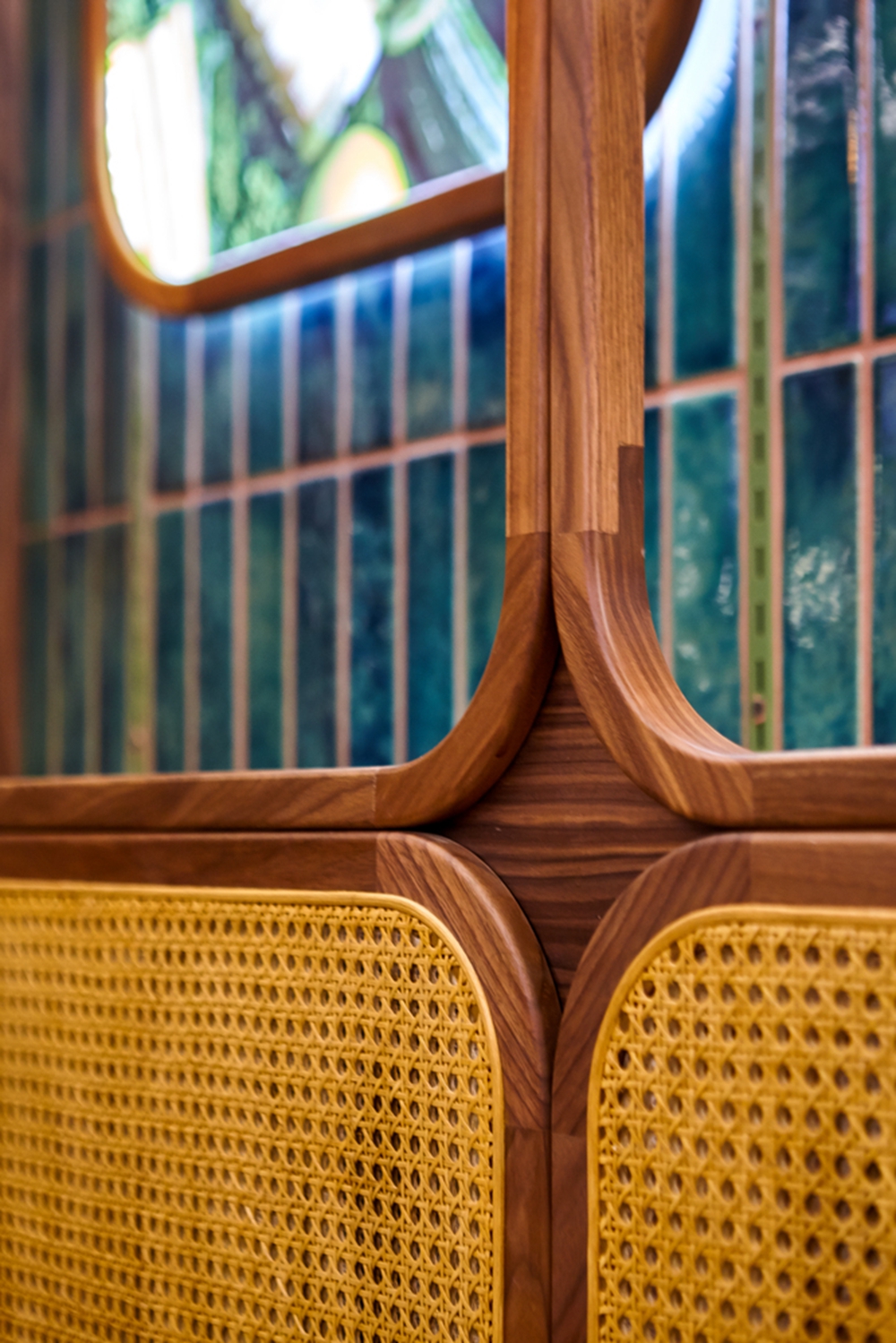 小小果汁店玩起复古油画风，这次真的美到心坎里了