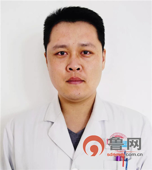 医生暖心照顾小朋友,护士暖心服务拉近护患距离