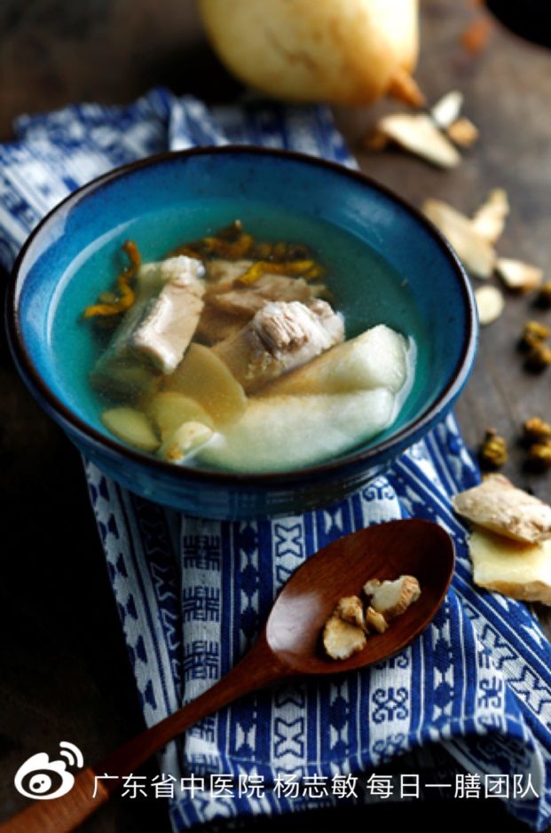 【药食同源】长期吸烟、熬夜人群福音来了！这款汤膳滋润脏腑，改善咽干口燥、皮肤干燥，秋季保健必备~