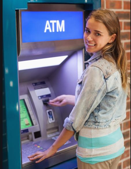 银行卡被吞了怎么处理atm,存钱超过10000钱被吞了几天可退回