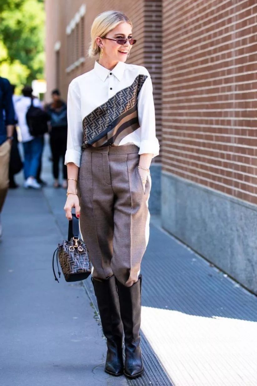 今年冬天最流行的5款靴子,今年流行的靴子都是给粗腿准备的