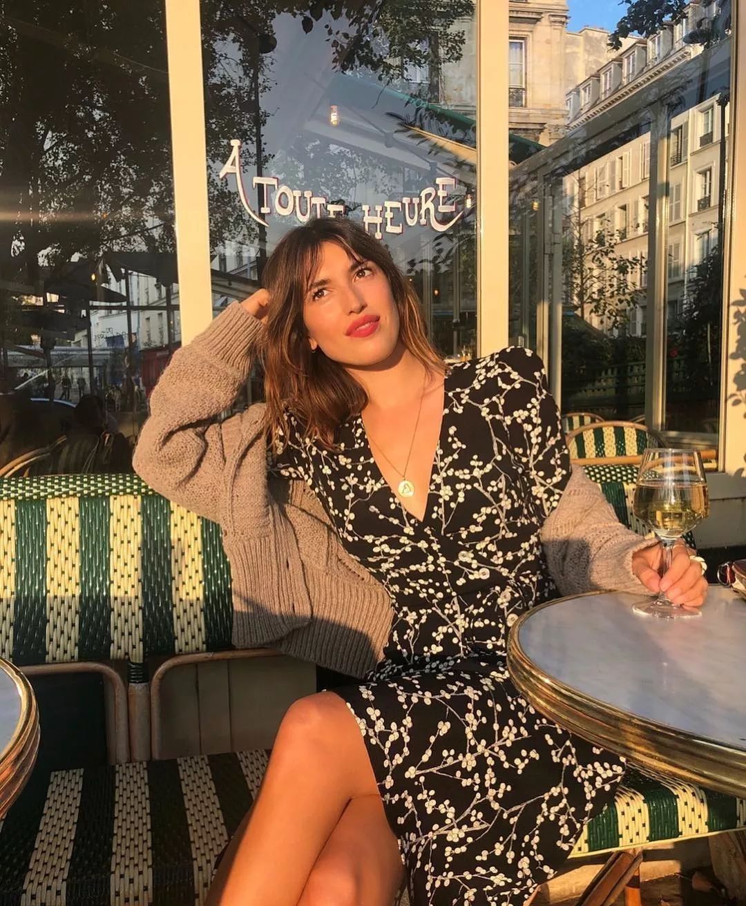 钟楚曦新中式穿搭同款,高级脸的钟楚曦独爱港风式穿搭