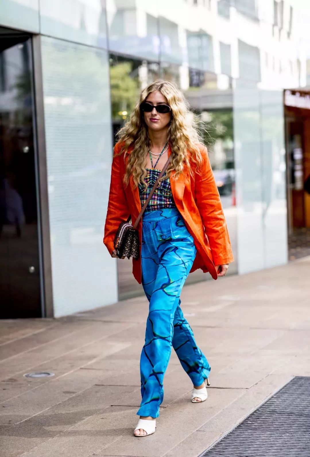 钟楚曦新中式穿搭同款,高级脸的钟楚曦独爱港风式穿搭