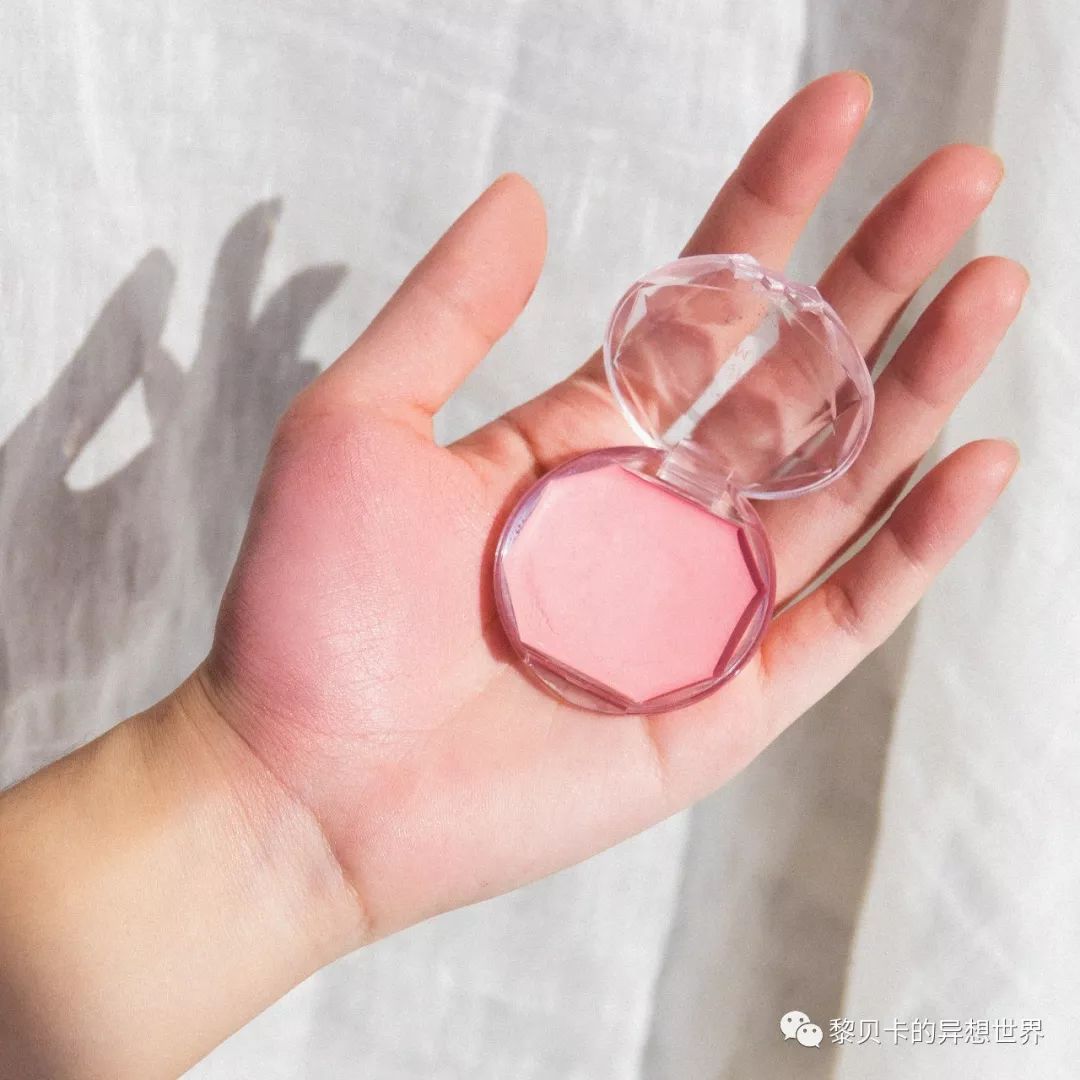 打破秋冬沉闷感单品,秋冬拒绝臃肿沉闷