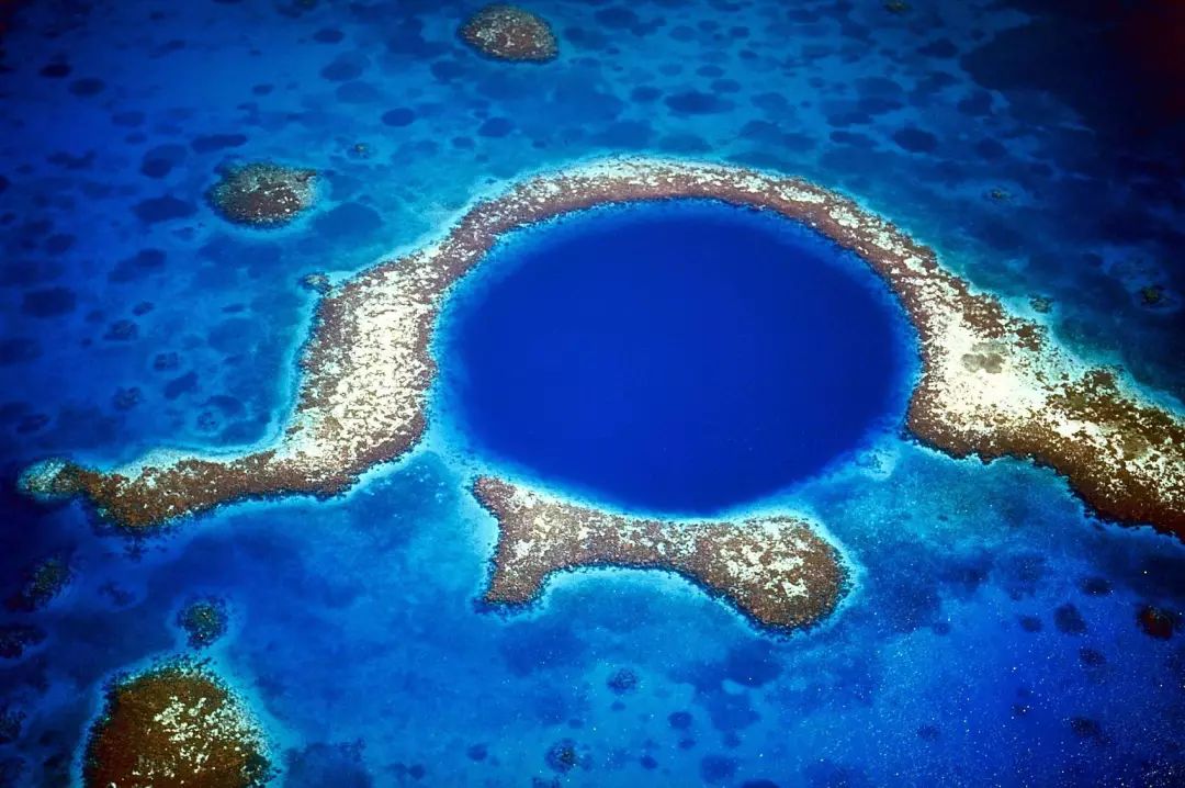 当镜头的高度上升，你将看到什么？