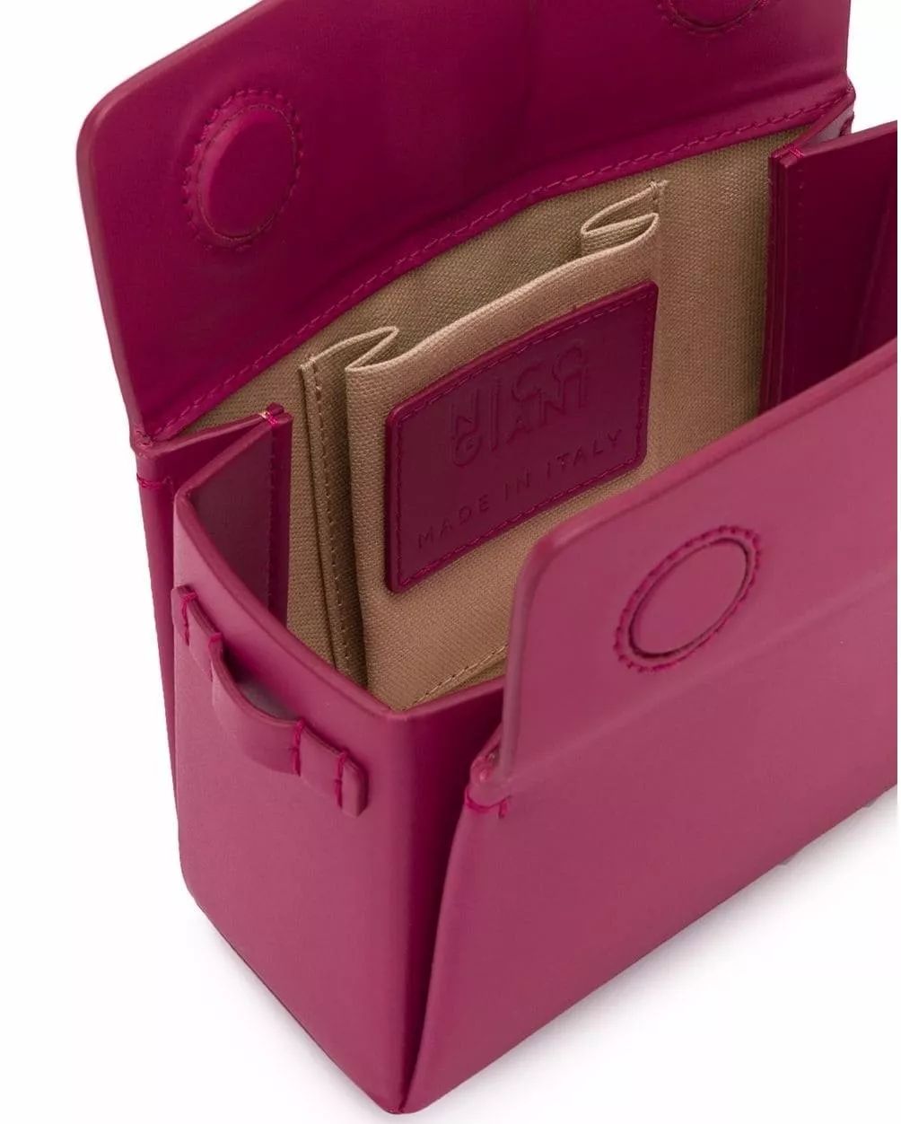 看中一个包包看了很久还是喜欢,看上了一款新款包包