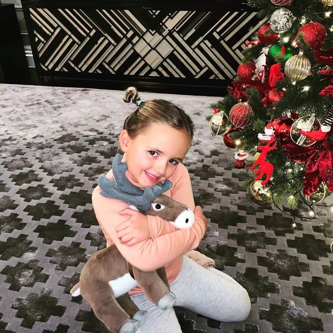 打出生起就坐拥23亿身家！英伦萌娃界新贵的时尚经|OK!Baby成为TA