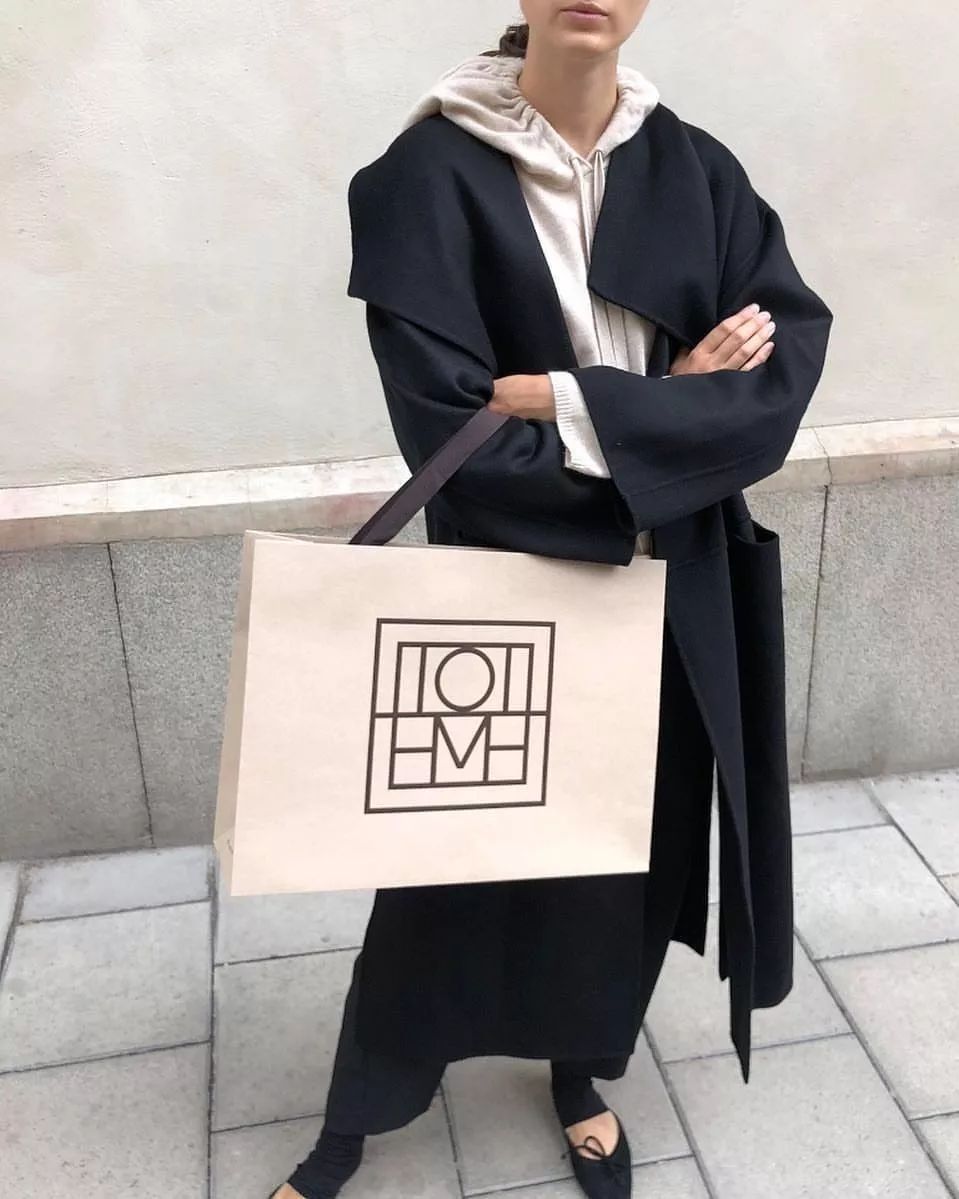 什么牌子的大衣好看又实用,大衣冬季必买的款式不过时