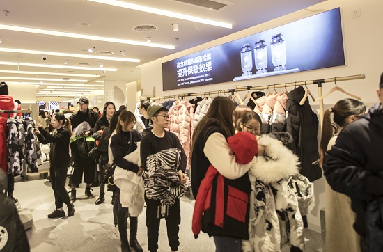 波司登x高缇耶联名绿色哪款,波司登羽绒服代购