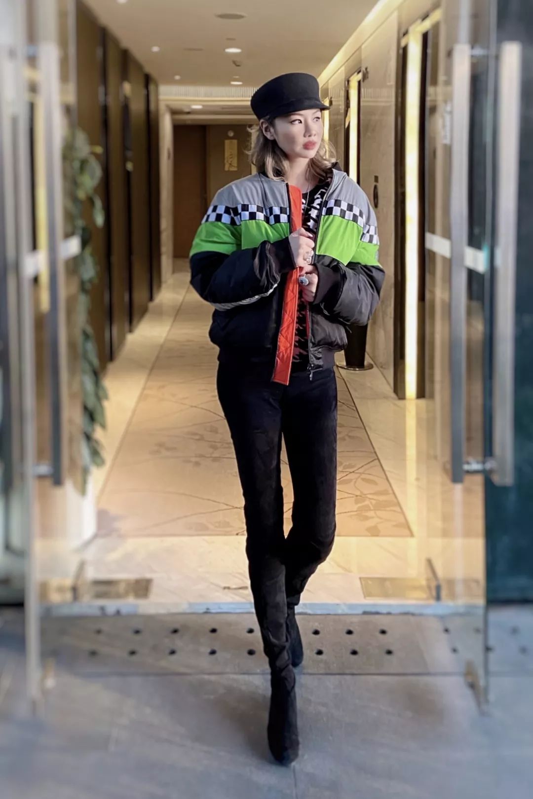 李宇春最新短款羽绒服,李宇春同款羽绒服长款