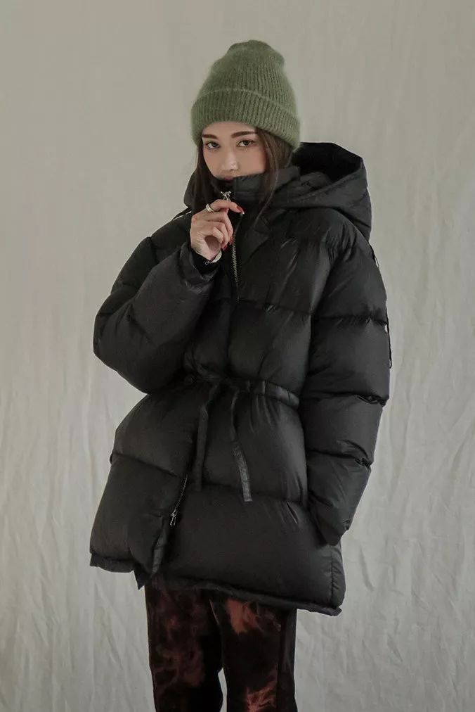 羽绒服4种穿搭技巧男,4种穿法红色大码羽绒服