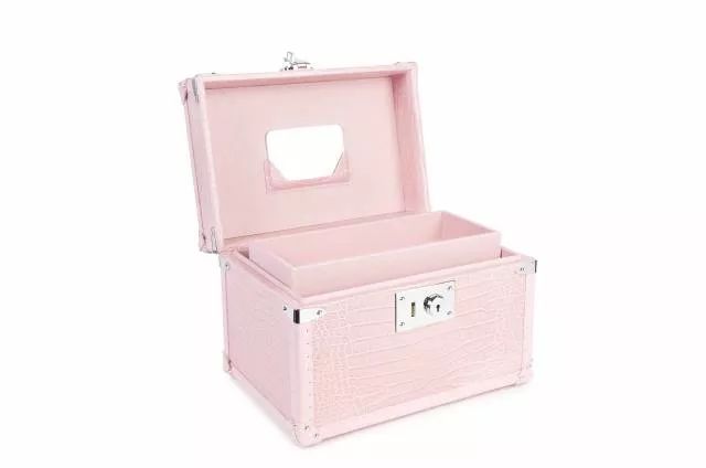 阿娇微博晒钻戒,阿娇晒出超大钻戒照