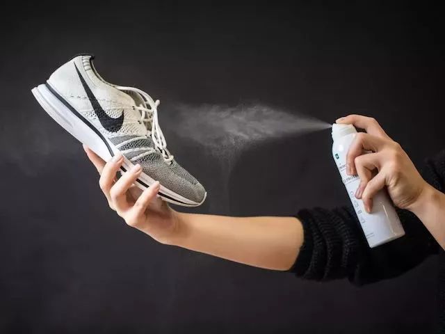 脏鞋如何快速变干净,脏脏鞋秒变干净鞋