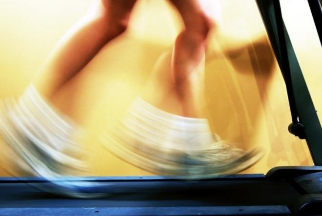 跑步机一步一步教使用方法,不伤膝盖的跑步机怎么使用