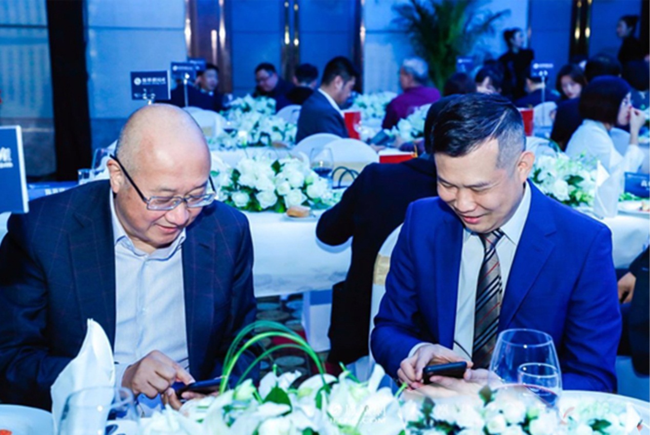 中鼎集团董事局主席吴永勤先生在京荣获2020全球华人不动产财经盛典“时代人物·领航者奖”