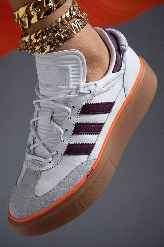 年末跨界合作狂潮｜吃的穿的用的中国的外国的各种联名各种抢钱