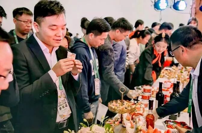 中国最甜草莓多少钱一斤,比鸡蛋大的草莓多少钱一斤