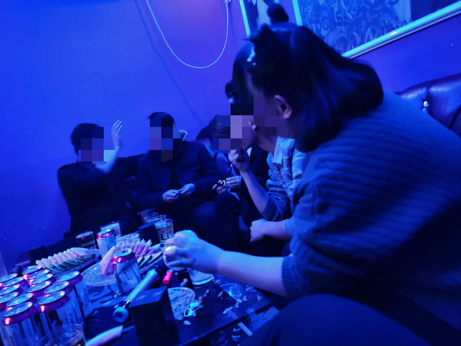 绂瑰窞濂冲瓙琚獥,15宀佸コ瀛╄楠楀埌ktv涓婄彮