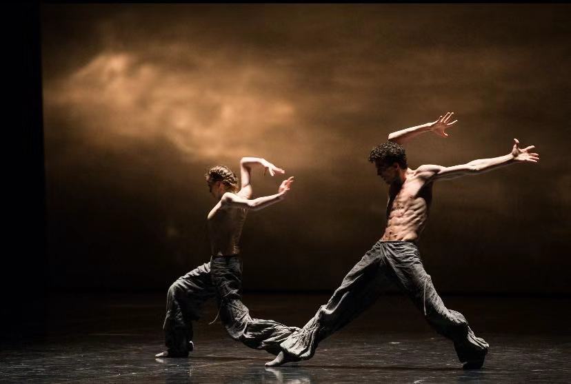 方家骏丨展现舞蹈的所有可能从打破“不可能”开始