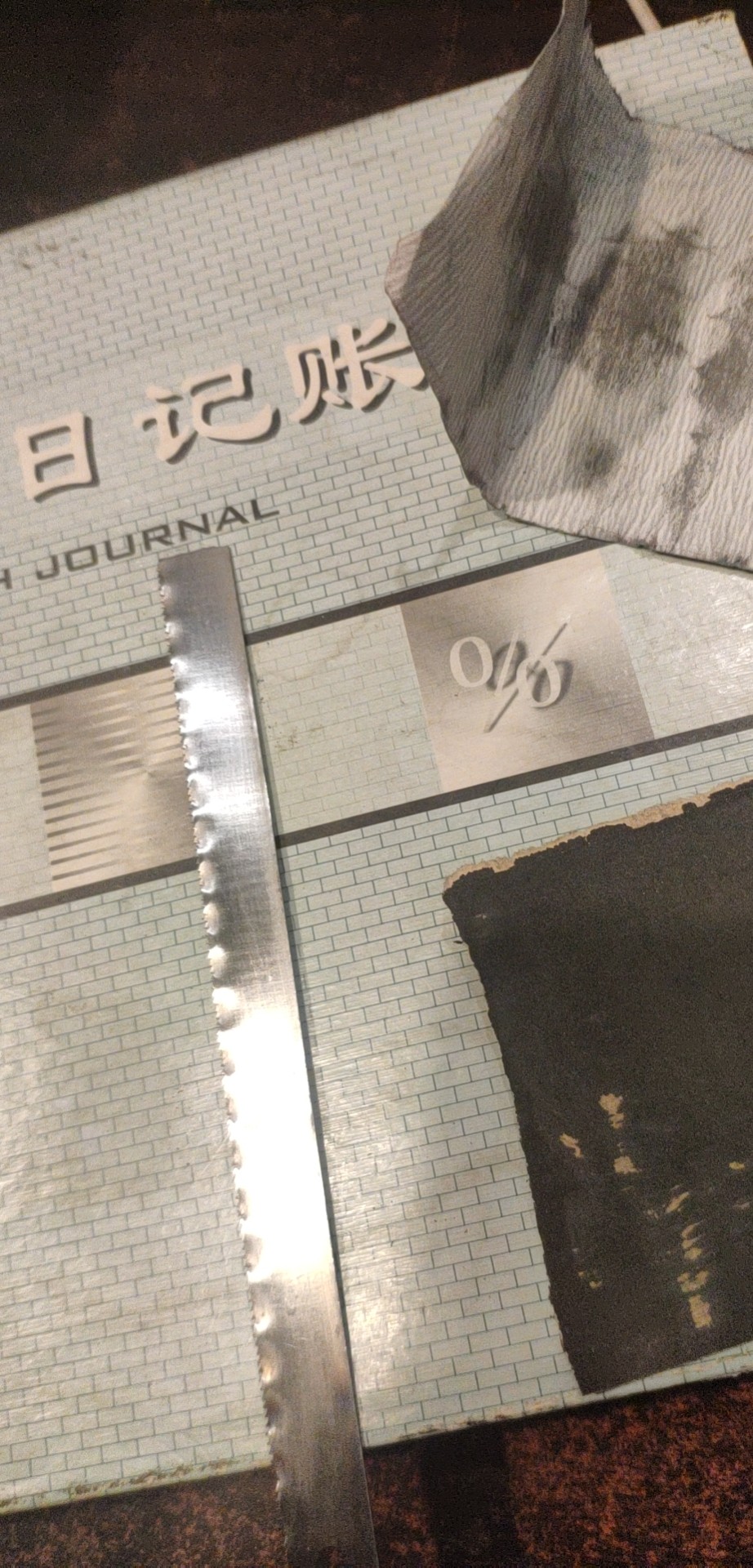 鱼竿被502胶水粘住拉不出来怎么办,鱼竿破裂最好的修复方法