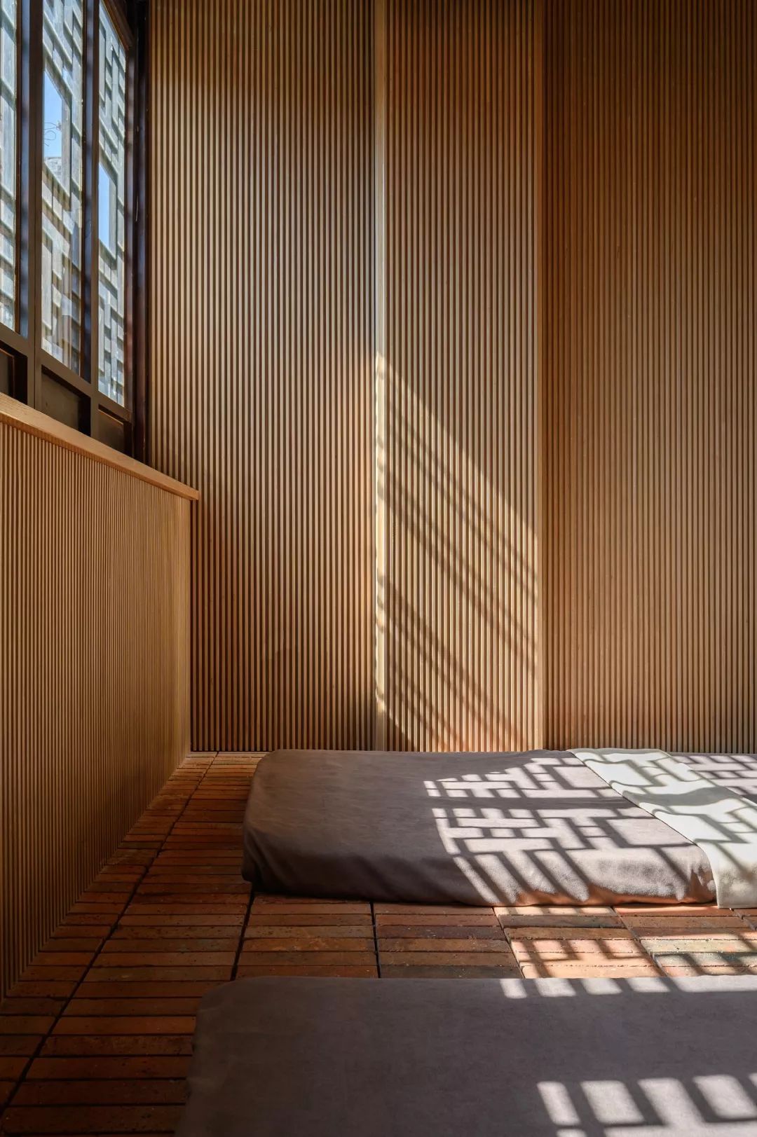 30岁入选福布斯的设计怪咖，竟把“按摩房”做成了冥想佛堂