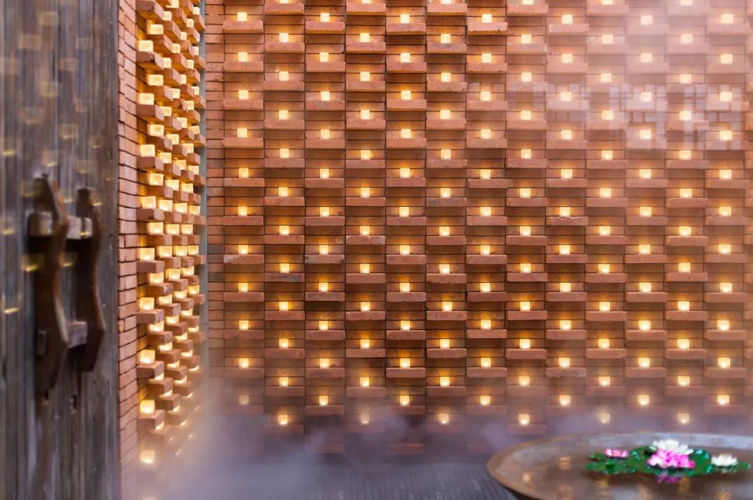 30岁入选福布斯的设计怪咖，竟把“按摩房”做成了冥想佛堂