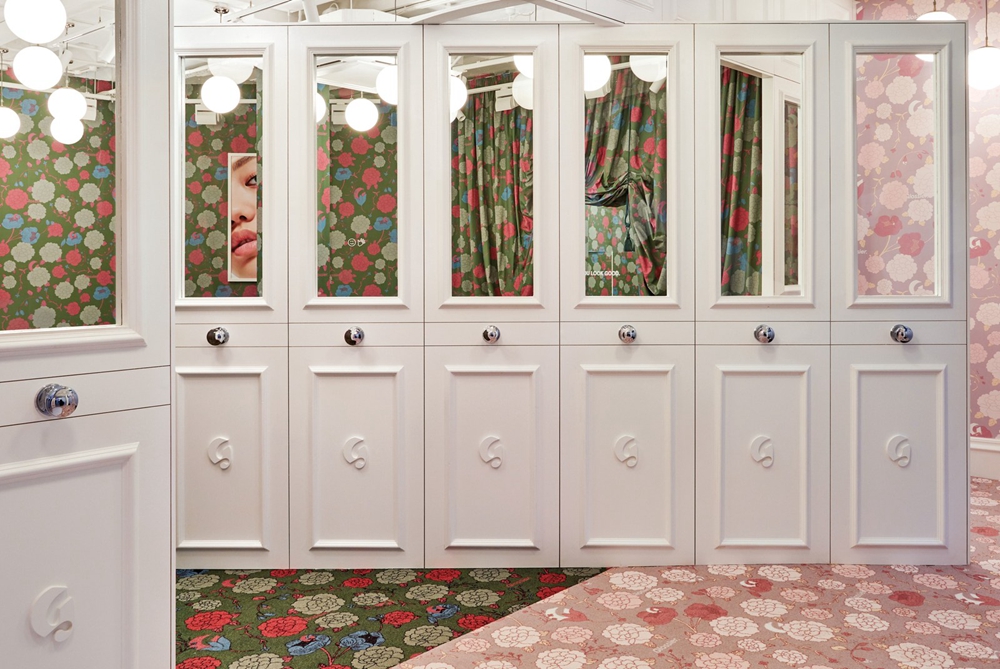 美妆店遇上碎花元素，少女心真的藏不住了