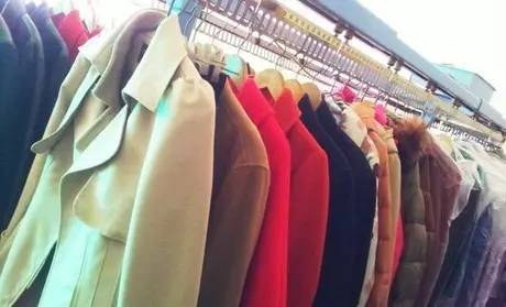 浅色衣服越洗越脏,衣服越洗越脏教你一招