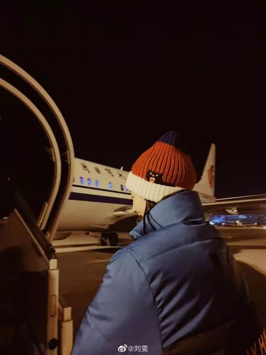 刘雯大表姐街拍太古里,大表姐刘雯美照