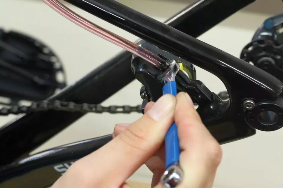 维修油压碟刹大概多少钱,油压碟刹怎么自己换油