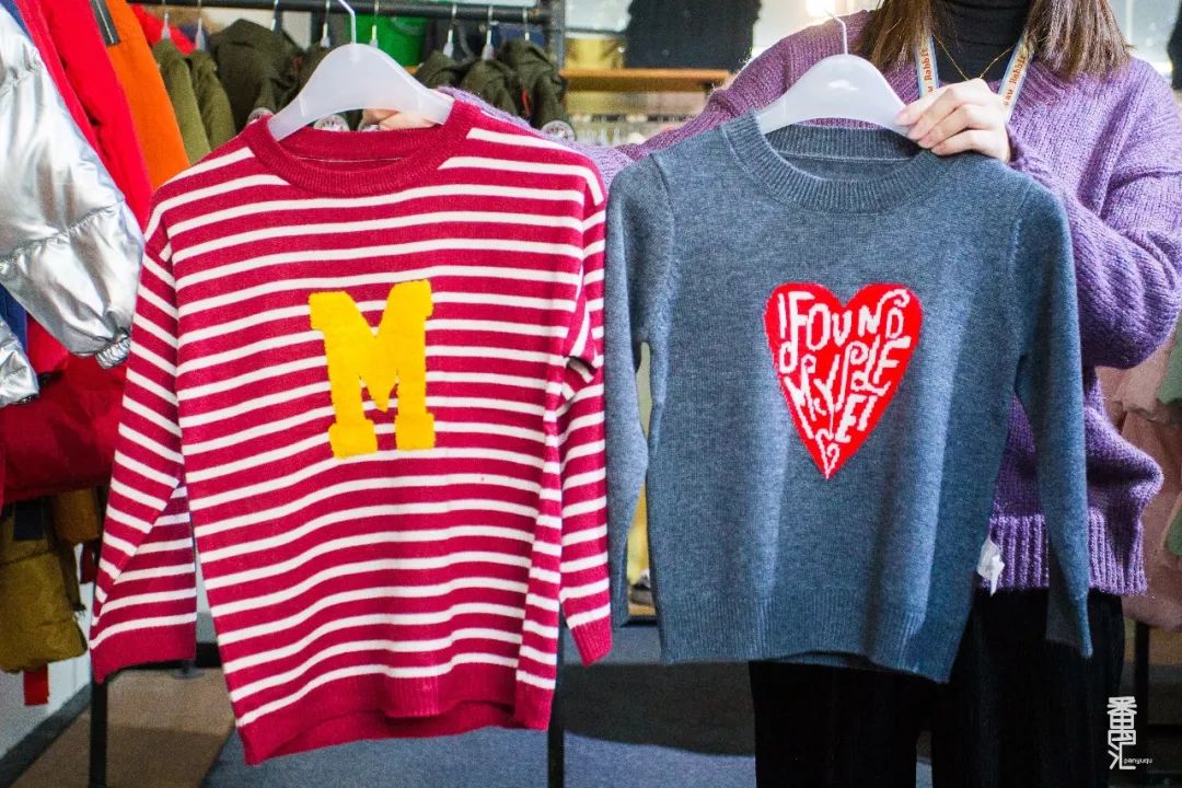 品牌羽绒服工厂99清仓,番禺南村羽绒服厂家清仓