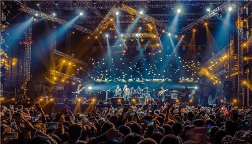 必听的50首经典英文歌歌单中文,50首全球最值得听的好听英文歌