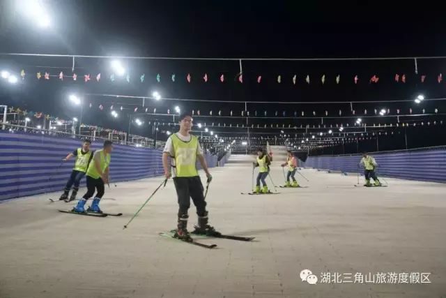 攀一座山看一场雪爱一个人,攀一座山看一场雪追一个梦图片