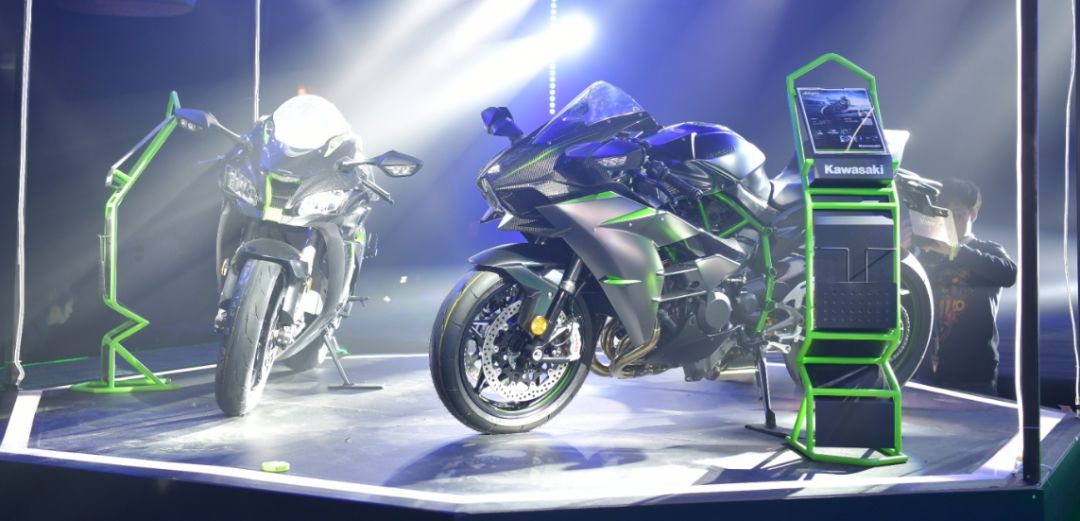 最新川崎zx10r评测,川崎zx-10r2021款摩旅