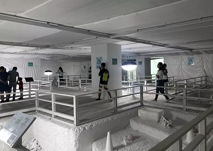 看他的“时间废墟”，世界观崩塌