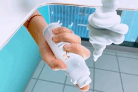 脸上搓下来很多泥,脸上搓出黑头