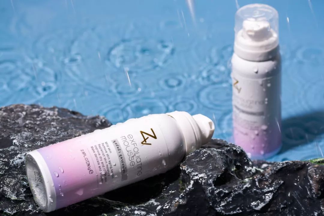 脸上搓出3斤泥！难怪又黄又暗又黑头！10秒给脸蛋“剥壳”，厉害