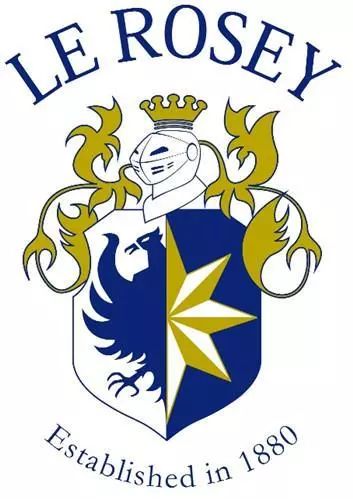 赵文卓女儿在英国上的高中,赵文卓女儿上的是职业学校吗